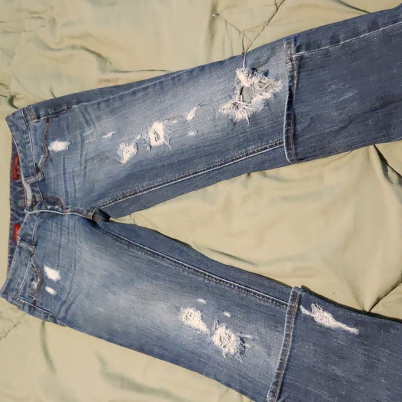 Express Denim - Stella style Distressed jeans in almost like new condition